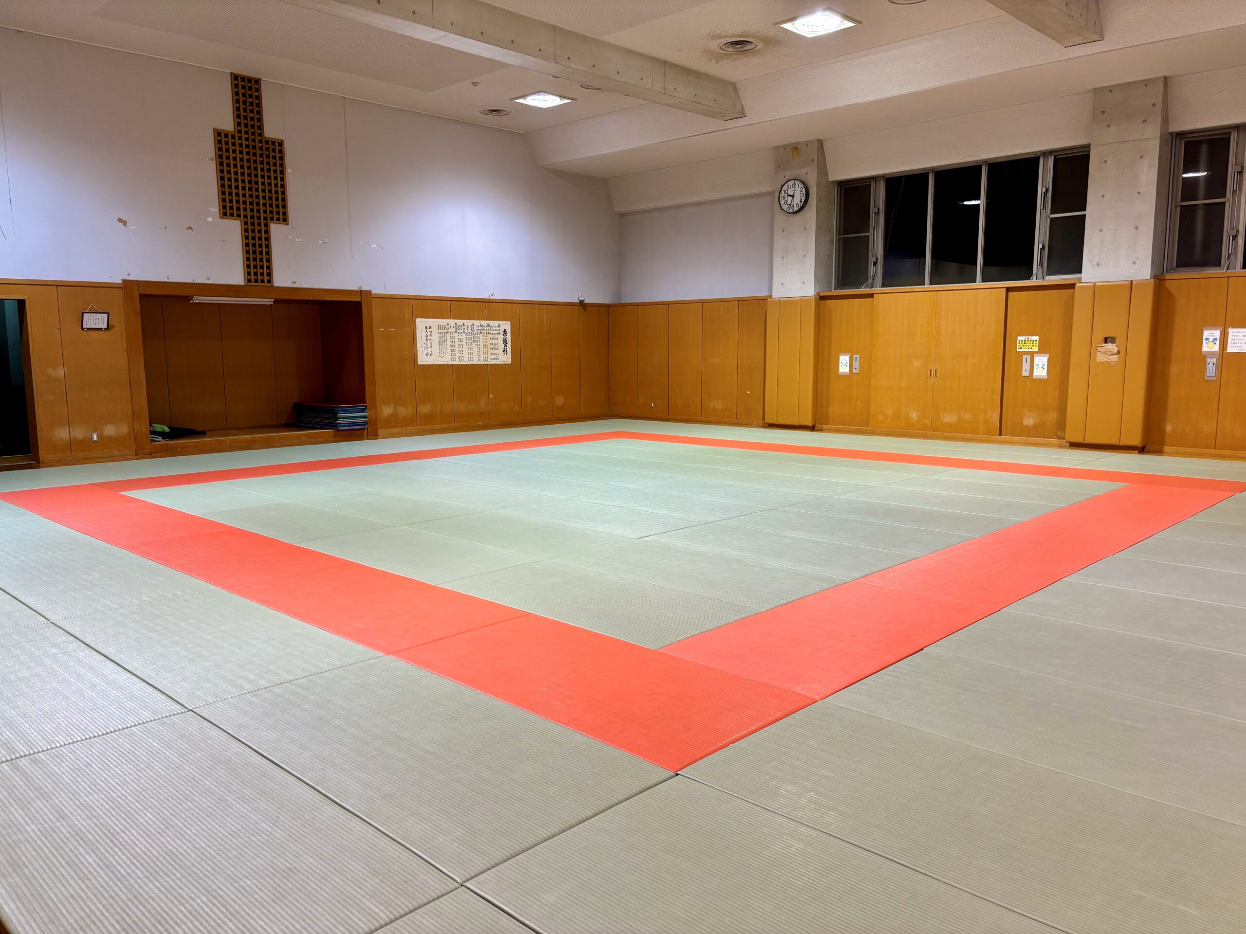 稲城 市 総合 体育館
